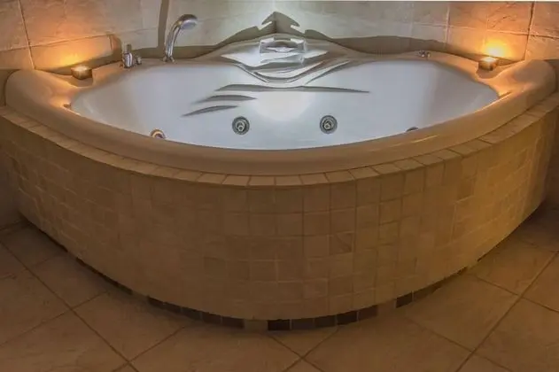 Tek Büyük Yataklı Oda, Jakuzi