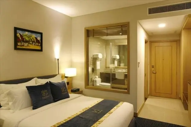 Deluxe Tek Büyük Yataklı Oda (with Window)