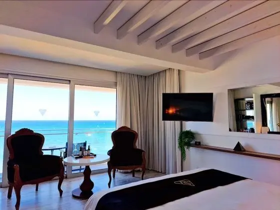 Deluxe Tek Büyük Yataklı Oda, Balkon, Deniz Manzaralı