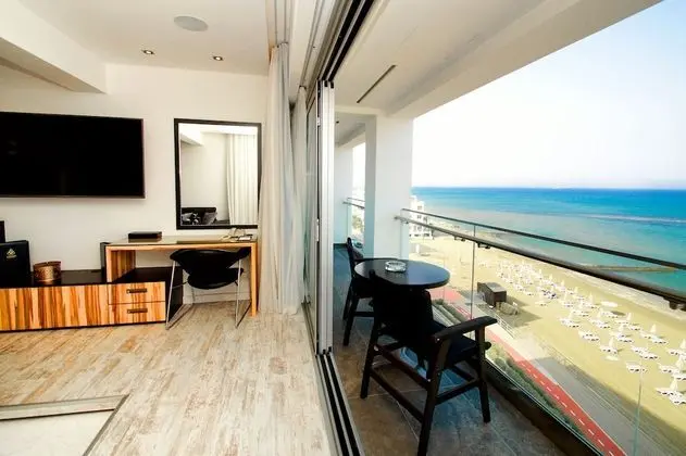 Grand Süit, 1 En Büyük (King) Boy Yatak, Balkon, Deniz Manzaralı (Executive)