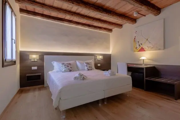 Standard Tek Büyük veya İki Ayrı Yataklı Oda