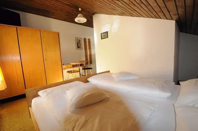 Basic Tek Büyük Yataklı Oda