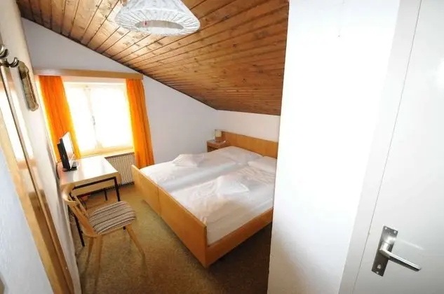 Basic Tek Büyük Yataklı Oda