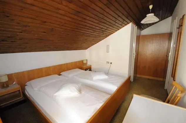 Basic Tek Büyük Yataklı Oda