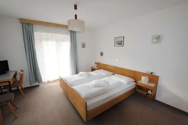 Classic Tek Büyük Yataklı Oda