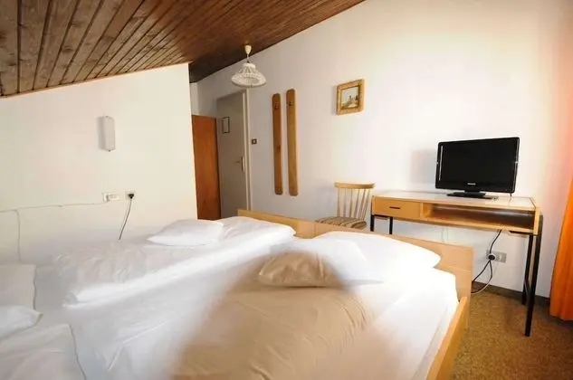 Classic Tek Büyük Yataklı Oda