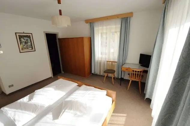 Classic Tek Büyük Yataklı Oda