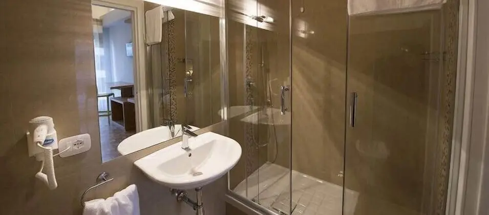 Tek Büyük veya İki Ayrı Yataklı Oda, Balkon