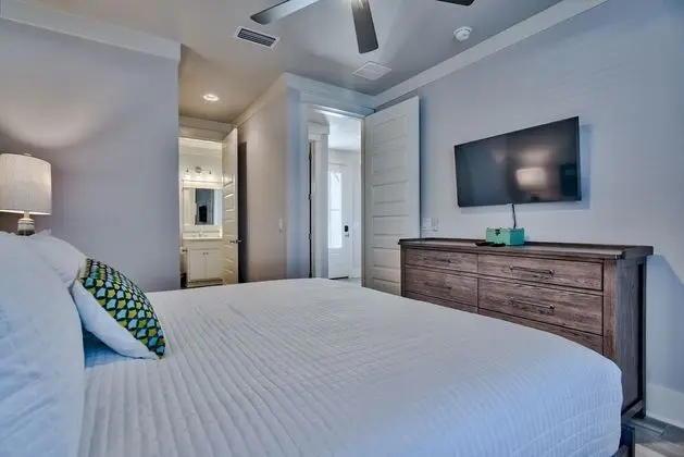 Ev (Ciboney Chateau | Golf Cart | New Lux)