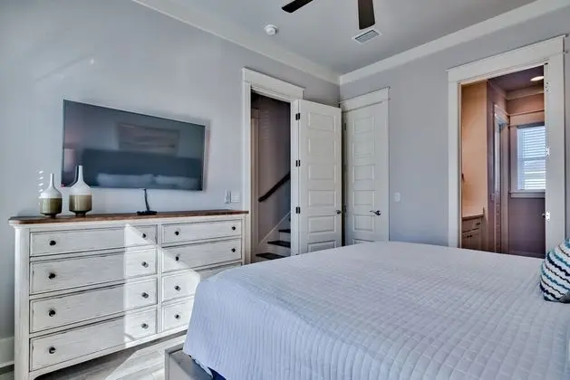 Ev (Ciboney Chateau | Golf Cart | New Lux)