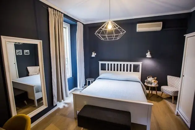 Tek Büyük Yataklı Oda, Ortak Banyo