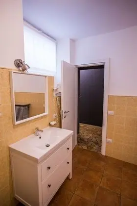 Tek Büyük Yataklı Oda, Ortak Banyo