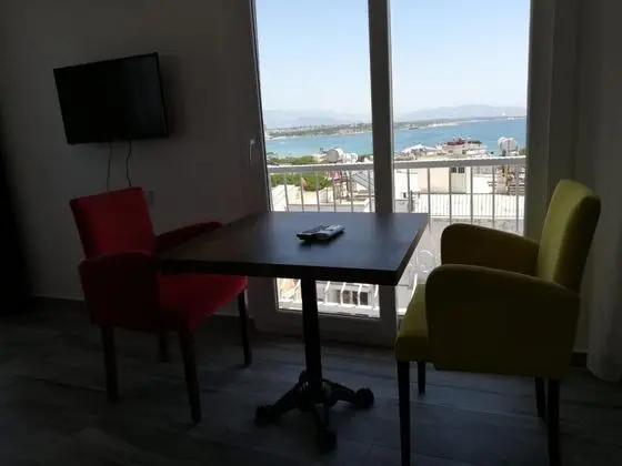 Daire-Tek Yatak Odalı, Bahçe Manzaralı, Balkonlu