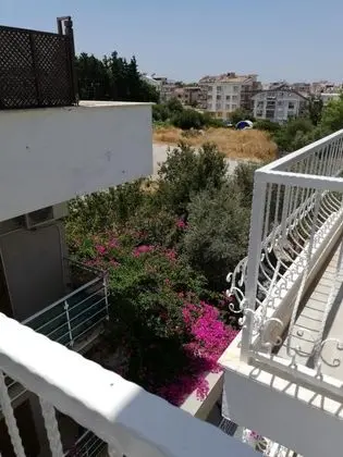 Daire-Tek Yatak Odalı, Bahçe Manzaralı, Balkonlu