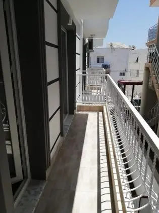 Daire-Tek Yatak Odalı, Bahçe Manzaralı, Balkonlu