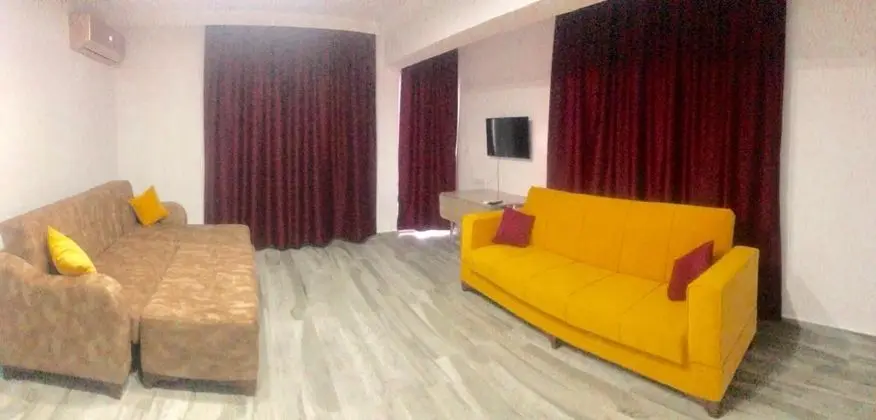 Daire-Tek Yatak Odalı, Bahçe Manzaralı, Balkonlu
