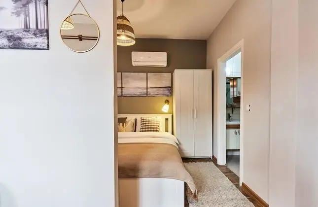 Basic Apartment, 1 Queen Bed, Kitchen, Garden View
