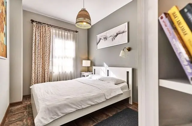 Basic Apartment, Kitchen, Garden View