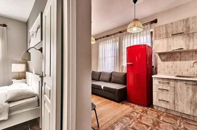 Basic Apartment, Kitchen, Garden View
