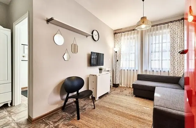 Basic Apartment, Kitchen, Garden View