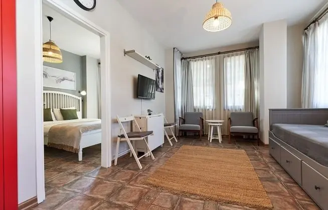 Exclusive Apartment, 1 Bedroom, Kitchen, Garden View