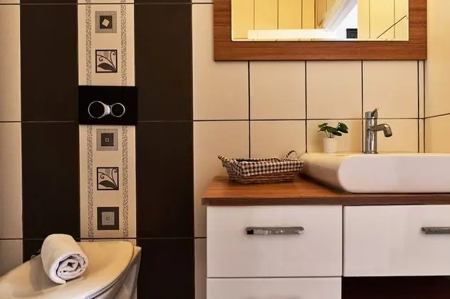 Exclusive Apartment, 1 Bedroom, Kitchen, Garden View
