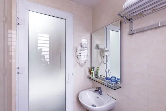 Business Tek Büyük Yataklı Oda