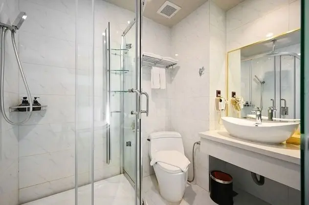 Deluxe Tek Büyük Yataklı Oda (Deluxe Double with Window)
