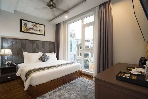 Premium Tek Büyük Yataklı Oda, Şehir Manzaralı (Premium)