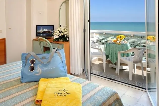 Tek Büyük veya İki Ayrı Yataklı Oda, 1 Çift Kişilik veya 2 Tek Kişilik Yatak, Balkon