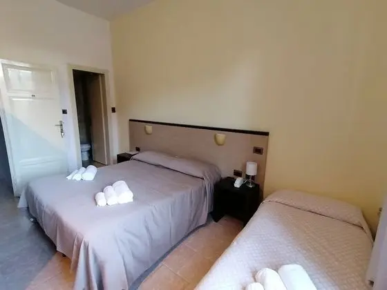 Üç Kişilik Oda, Balkon, Park Manzaralı