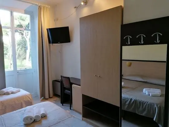 Üç Kişilik Oda, Balkon, Park Manzaralı