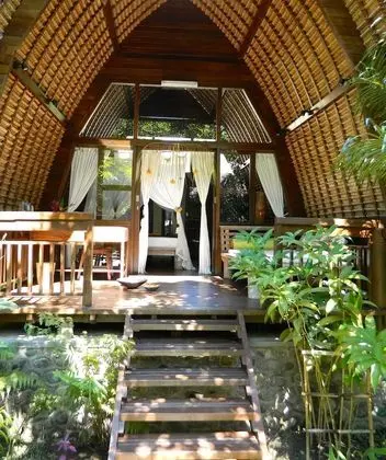 Kır Evi, Bahçe Manzaralı