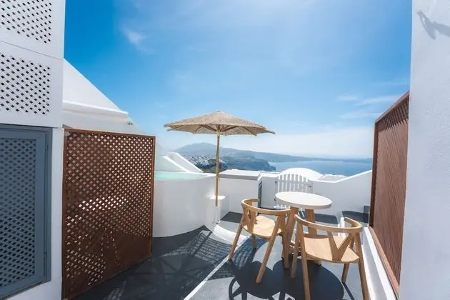 Master Suite - Private Terrace (Outdoor Hot Tub - Caldera View)