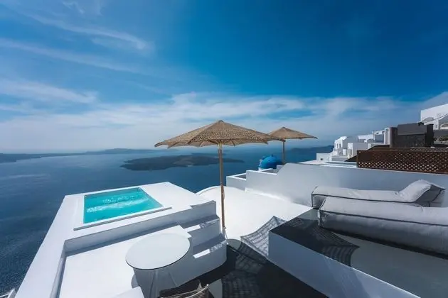 Master Suite - Private Terrace (Outdoor Hot Tub - Caldera View)