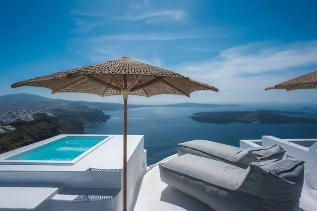 Master Suite - Private Terrace (Outdoor Hot Tub - Caldera View)