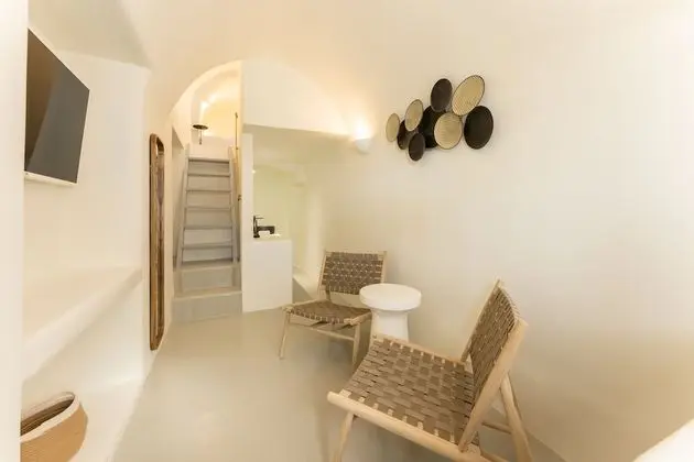 Petite Cave Suite (Outdoor Hot Tub - Caldera View)