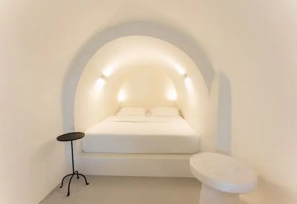 Petite Cave Suite (Outdoor Hot Tub - Caldera View)