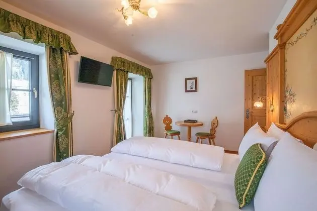 Basic Tek Büyük veya İki Ayrı Yataklı Oda