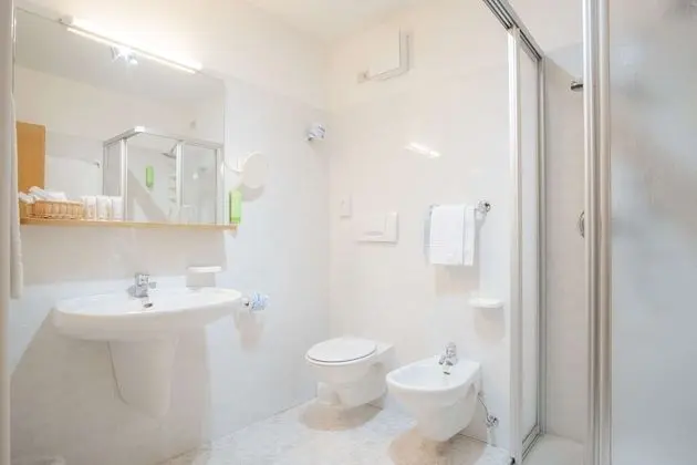 Family Oda, Birden Çok Yatak, Balkon, Dağ Manzaralı (Converts to 2 Twin Beds)