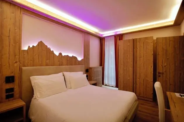 Standard Oda, 1 Büyük (Queen) Boy Yatak, Balkon, Dağ Manzaralı