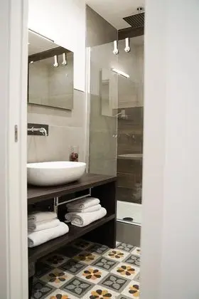 Design Tek Büyük veya İki Ayrı Yataklı Oda, Ek Bina