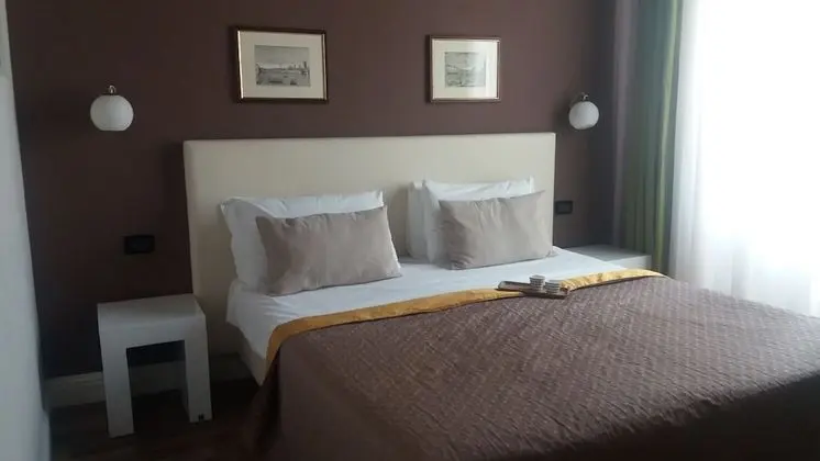 Standard Tek Büyük Yataklı Oda