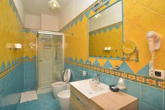 Superior Tek Büyük Yataklı Oda, Balkon, Deniz Manzaralı