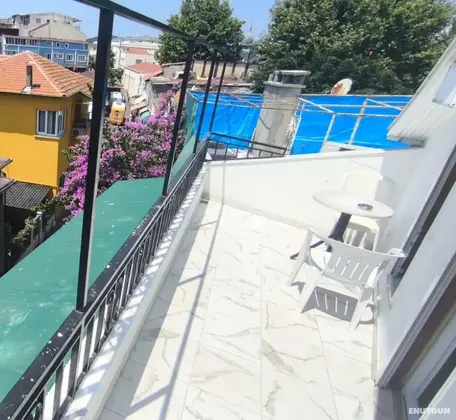 Panaromik Şehir Manzaralı King Oda  Teras Balkonlu Deluxe Triple Oda