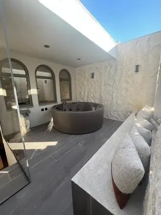King Suite, Havuz ve Bahçe Manzaralı, Jakuzili ve Teraslı