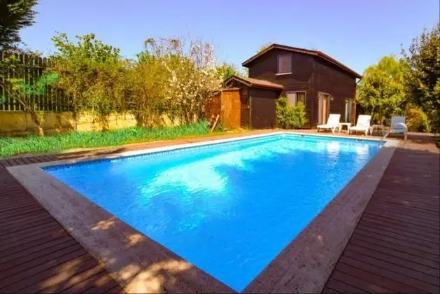 Özel Havuzlu Villa, Nehir Manzaralı