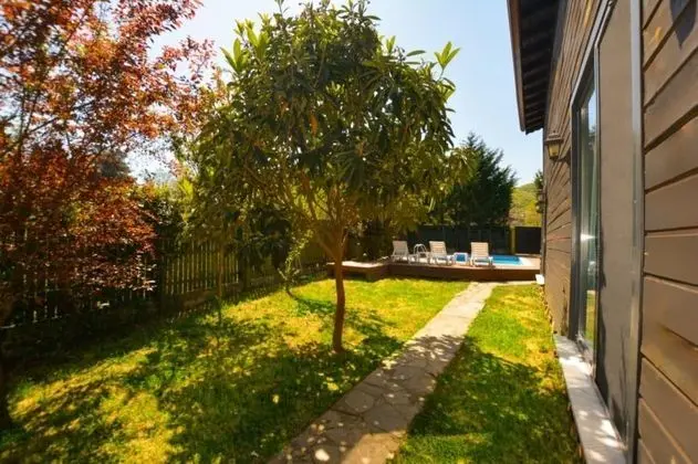 Özel Havuzlu Villa, Nehir Manzaralı