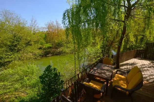 Özel Havuzlu Villa, Nehir Manzaralı