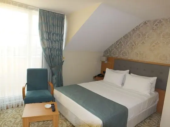 Standard Tek Büyük veya İki Ayrı Yataklı Oda